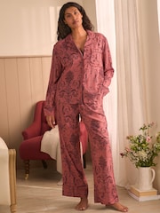 لون روزوود - طقم بيجامة Josette بأزرار كاملة من Laura Ashley - صورة 1 من 10