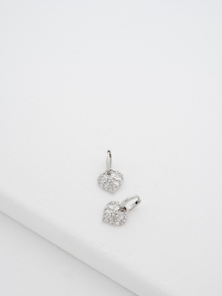 Tono plateado - Ted Baker Cherise: Crystal Cluster Heart Huggie Drop Earrings - Imagen 5 de 5 Tono plateado - Ted Baker Cherise: Crystal Cluster Heart Huggie Drop Earrings - Imagen 5 de 5