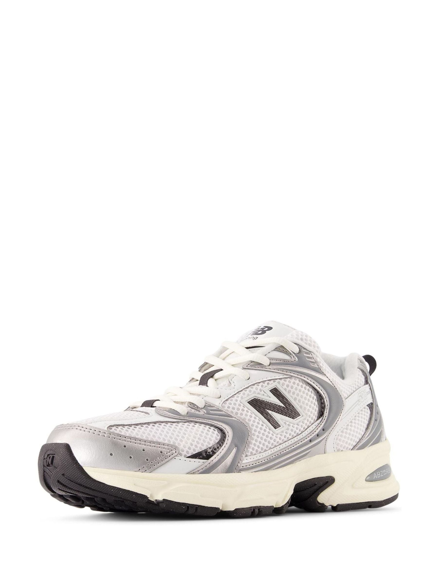 Next：日本 ホワイト - New Balance 530 スニーカー from Next Japan