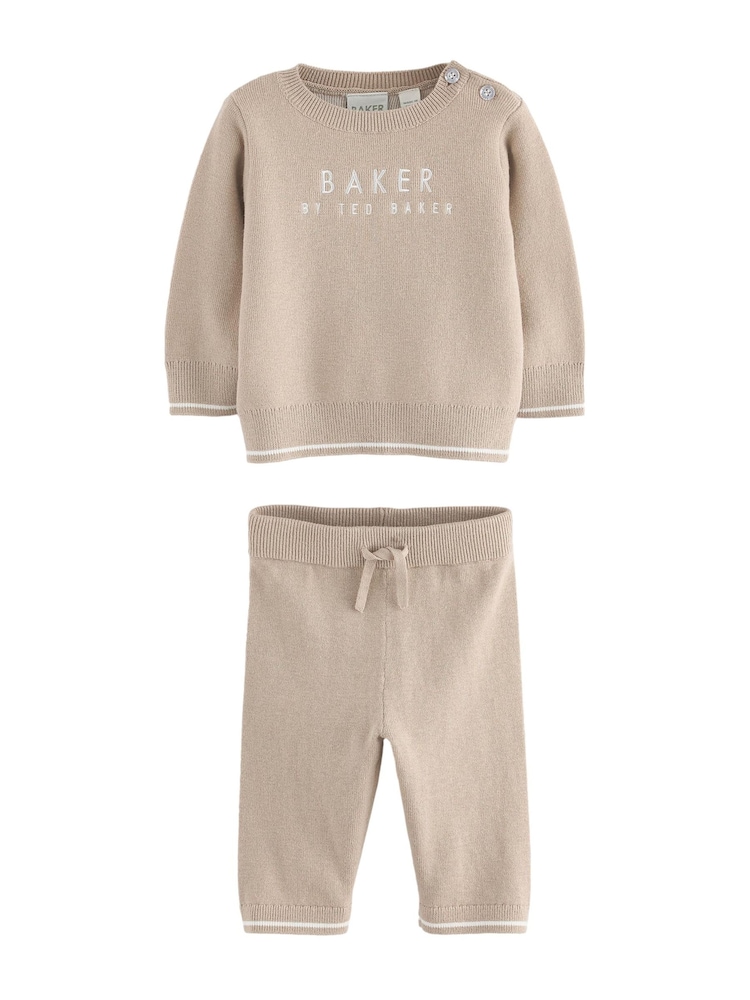 لون محايد - طقم من رداء علوي محبوك وبنطلون رياضي من Baker by Ted Baker - صورة 2 من 4 لون محايد - طقم من رداء علوي محبوك وبنطلون رياضي من Baker by Ted Baker - صورة 2 من 4
