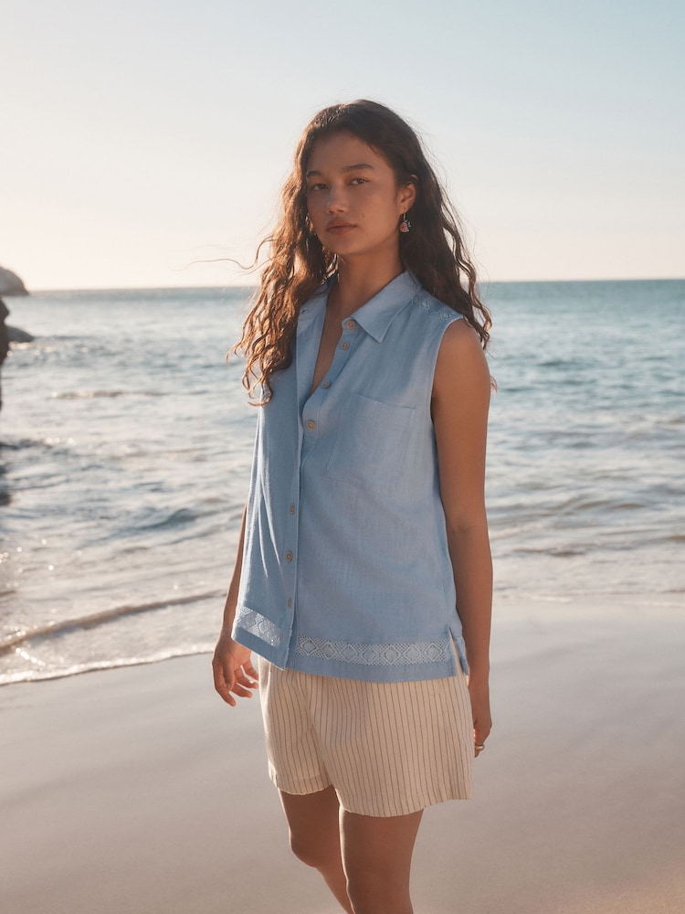 Light Blue Sleeveless Shirt With Linen - Image 1 of 7