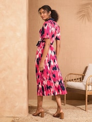 Love & Roses Pink Abstract Printed Jersey Midi Shirt Dress - Image 4 of 4