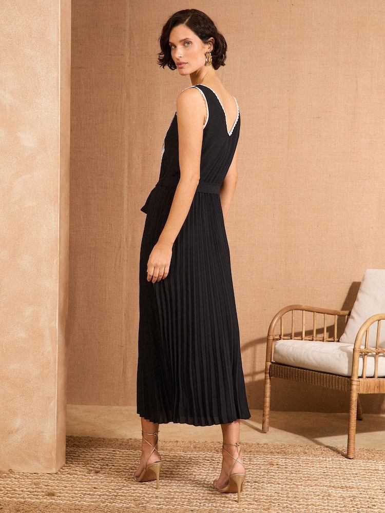 Love & Roses Black Petite Trim Detail Pleated Sleeveless Midi Dress - Image 4 of 4