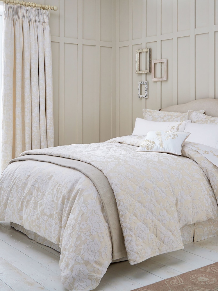 Sanderson Linen Pyramus Duvet Cover and Set - Image 1 of 4