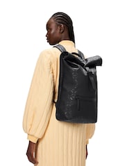 Negro - Rains Rolltop Waterproof Rucksack - Imagen 2 de 4