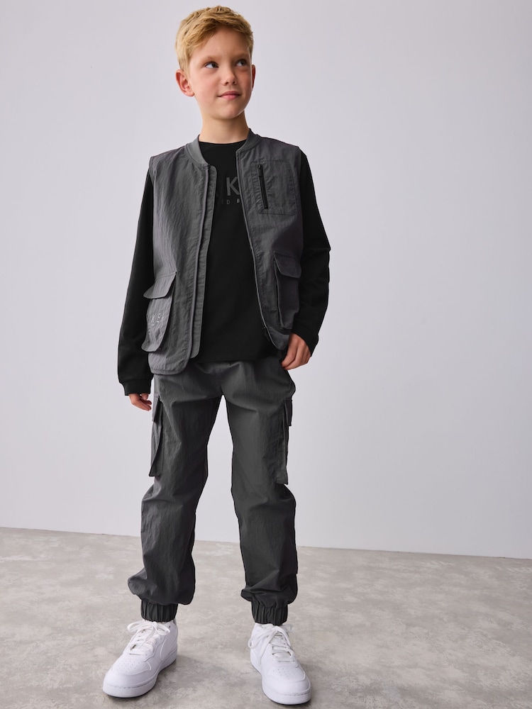 Baker by Ted Baker Black Gilet T-Shirt and Trousers Set - صورة 1 من 28