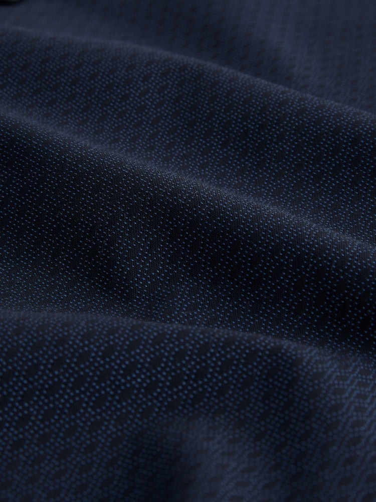 Azul marino - Corte estándar - Camisa con diseño texturizado y ribeteado de fácil cuidado - Imagen 2 de 3