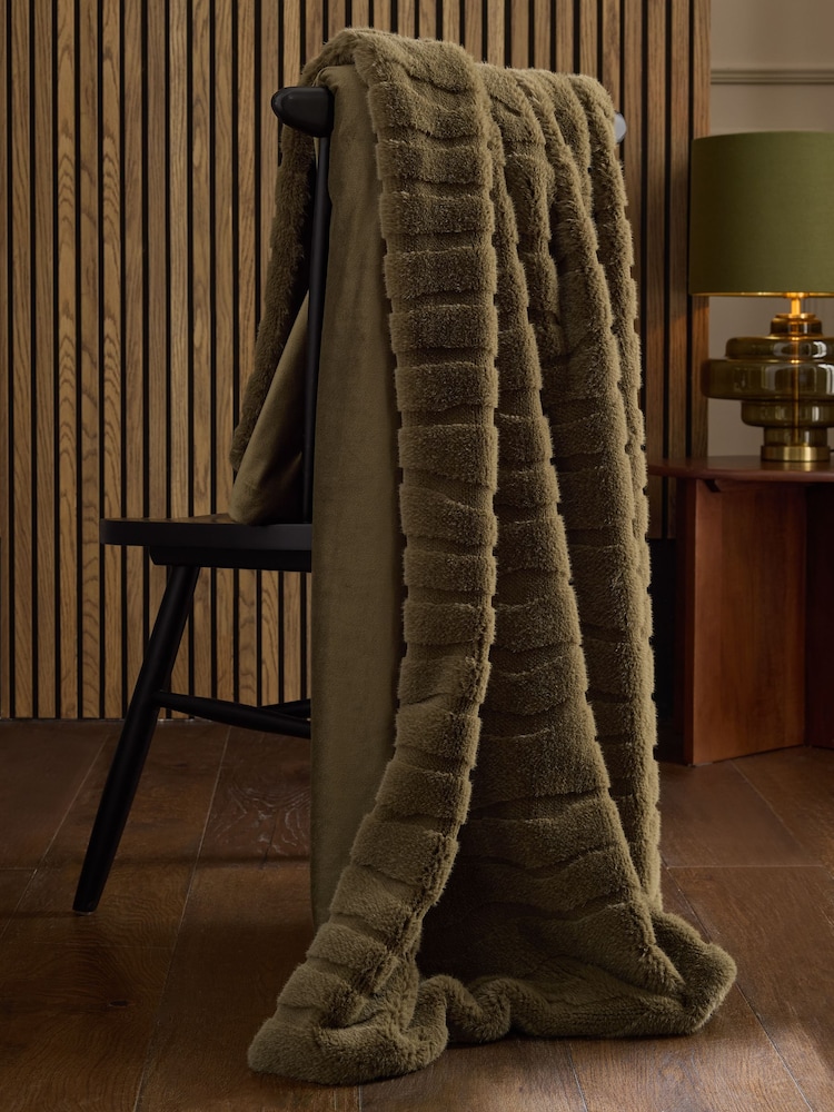 Green Tiger Cut Faux Fur Throw - Image 2 of 5 Green Tiger Cut Faux Fur Throw - Image 2 of 5