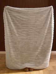 Ivory Tiger Cut Faux Fur Throw - Image 4 of 5