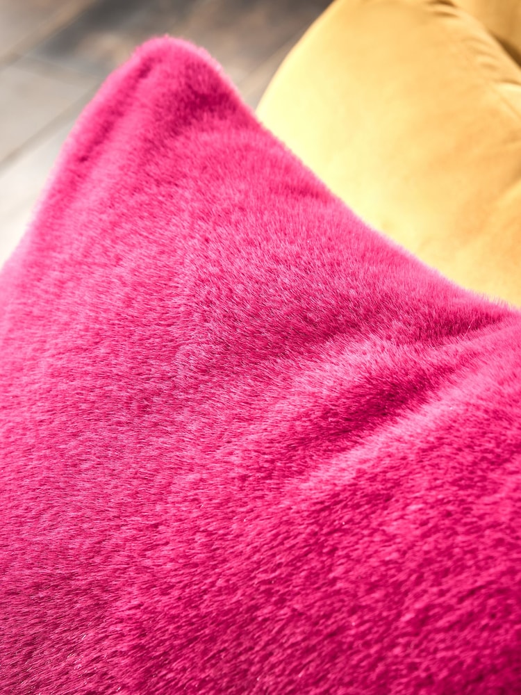 Fushsia Pink 50 x 50cm Cosy Plush Faux Fur Cushion - Image 2 of 5 Fushsia Pink 50 x 50cm Cosy Plush Faux Fur Cushion - Image 2 of 5