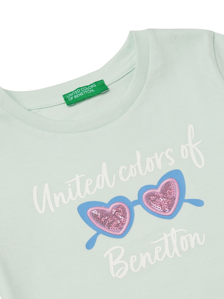أخضر - Benetton Girls Short Sleeve Sequin 100% Cotton T-Shirt (2-6 yrs) - صورة 3 من 3