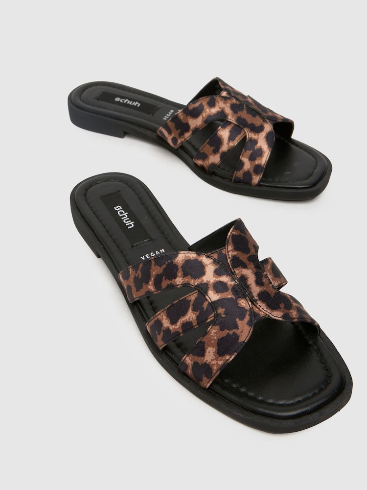 Schuh Trisha Flat Mule Black Sandals - Image 3 of 4