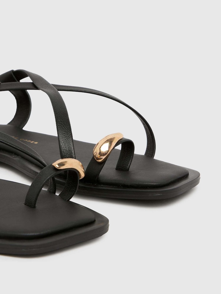 Schuh Taran Metal Toeloop Black Sandals - Image 2 of 4