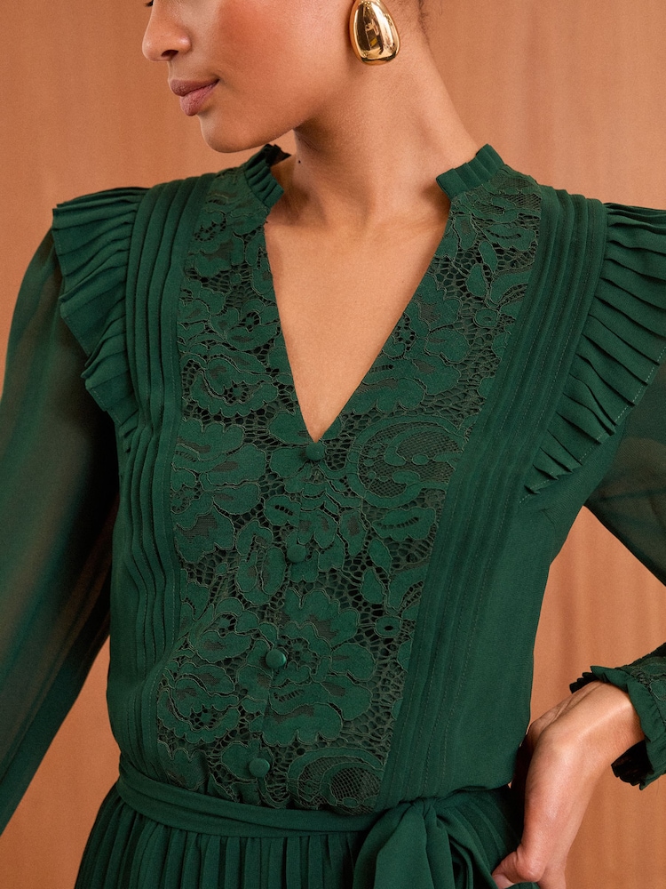Love & Roses Green Pleated Long Sleeve Lace Detail Midi Dress - Image 2 of 4