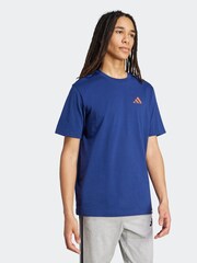 modra - adidas majica s kratkimi rokavi in grafiko Doodle Hunt Hike - Slika 3 iz 6