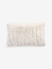 Ivory 40 x 59cm Tiger Cut Faux Fur Cushion - Image 3 of 5