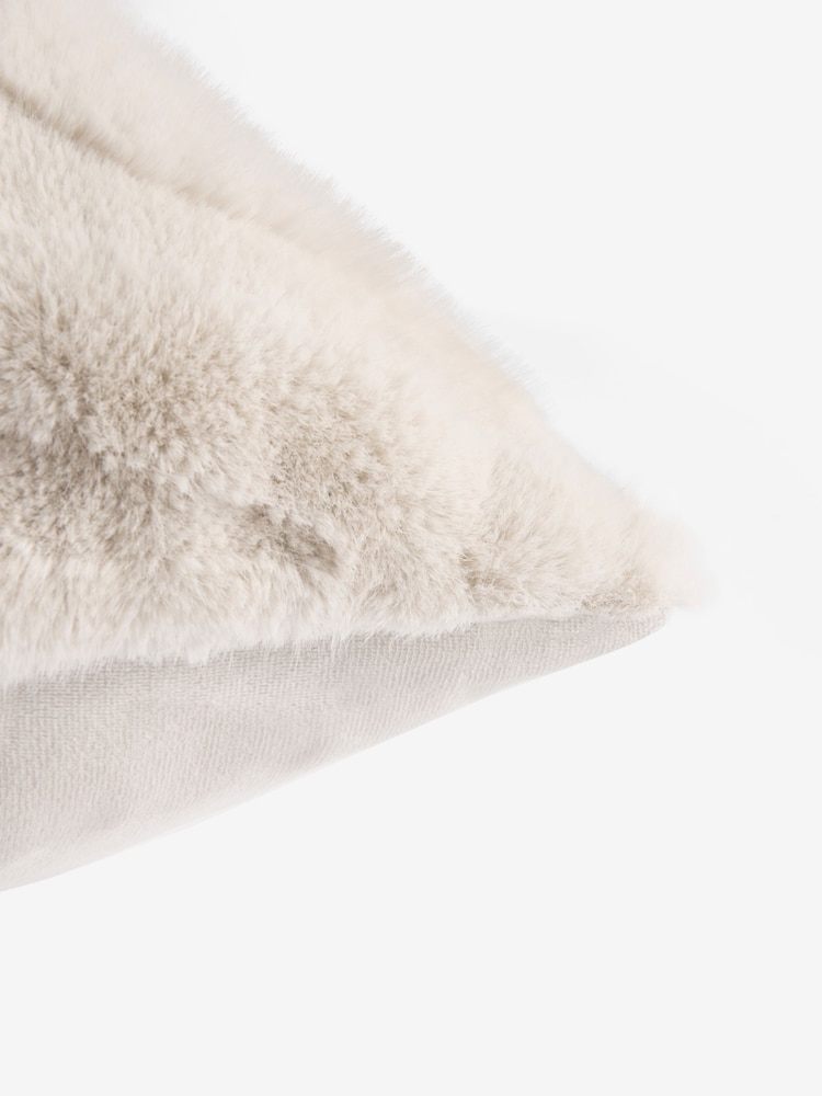 Ivory 40 x 59cm Tiger Cut Faux Fur Cushion - Image 5 of 5