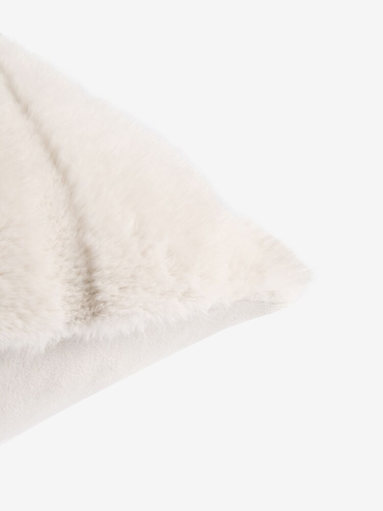 Tiger Cut Faux Fur Cushion - صورة 5 من 5