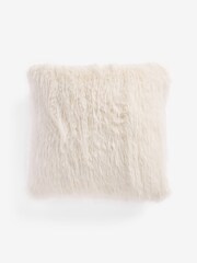 Feather Faux Fur Cushion - صورة 7 من 8