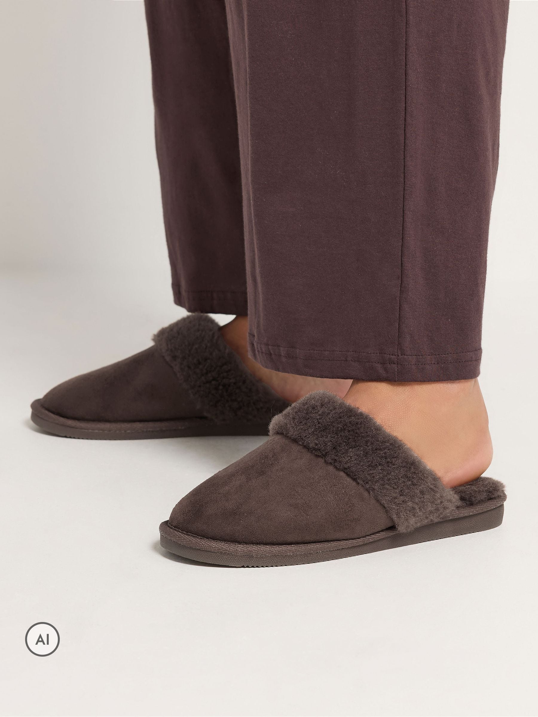 Yours Women's Chocolate Faux Fur Mule Slippers In | Size: 7-8 - Image 6