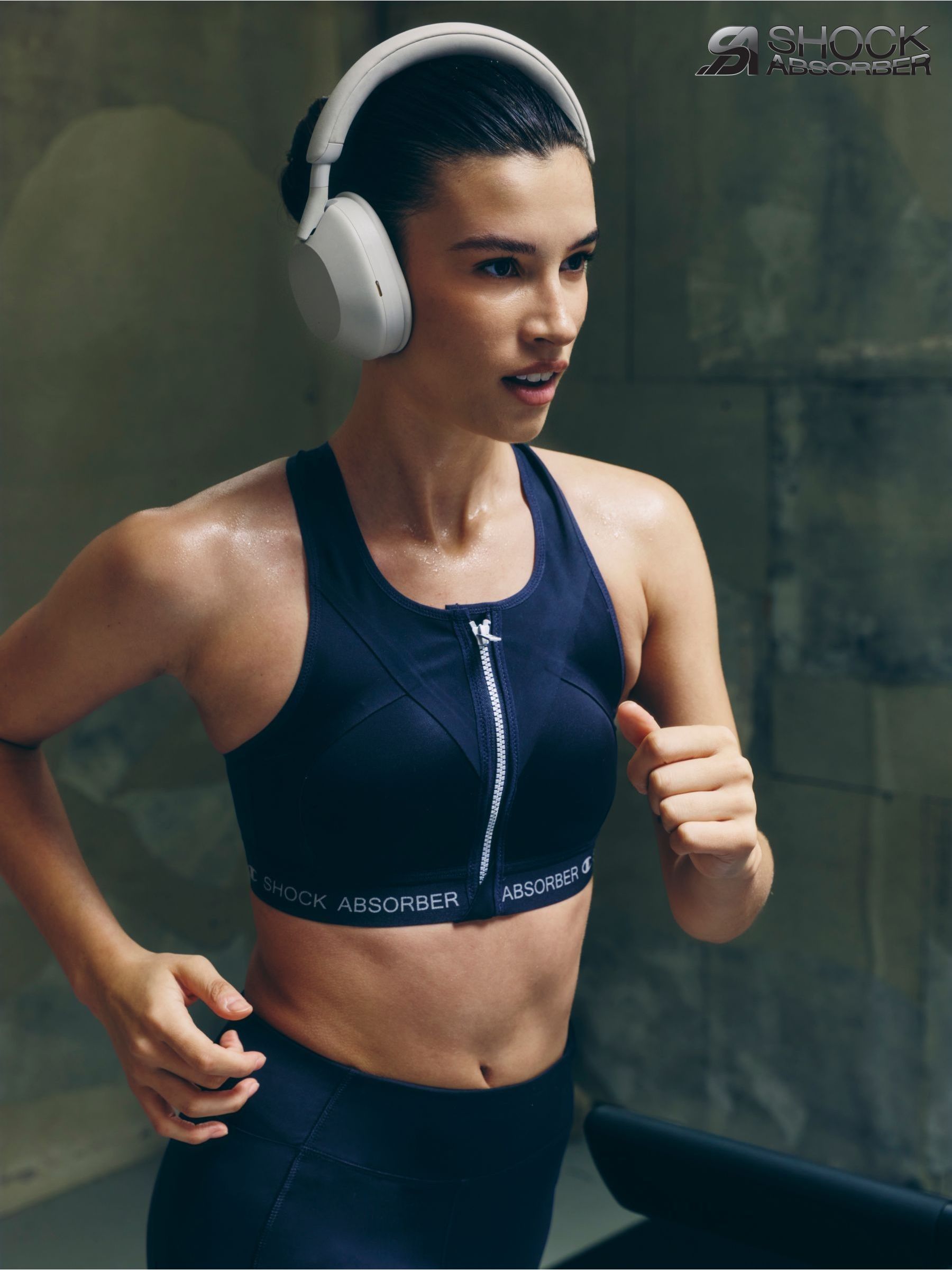 Shock Absorber Women's Black Infinity Power Bra - 32B - Sports Bra - Image 2