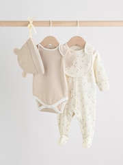 Neutrale Farbe - Baby Sleepsuit, Bodysuit, Beanie and Bib Set 4 Piece (0-9mths) - Bild 1 von 20
