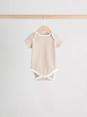 Neutrale Farbe - Baby Sleepsuit, Bodysuit, Beanie and Bib Set 4 Piece (0-9mths) - Bild 3 von 20