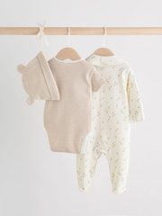 Neutrale Farbe - Baby Sleepsuit, Bodysuit, Beanie and Bib Set 4 Piece (0-9mths) - Bild 4 von 20