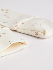 Neutrale Farbe - Baby Sleepsuit, Bodysuit, Beanie and Bib Set 4 Piece (0-9mths) - Bild 9 von 20