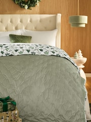 Christmas Scene Reversible Velvet Bedspread - Bild 2 von 6
