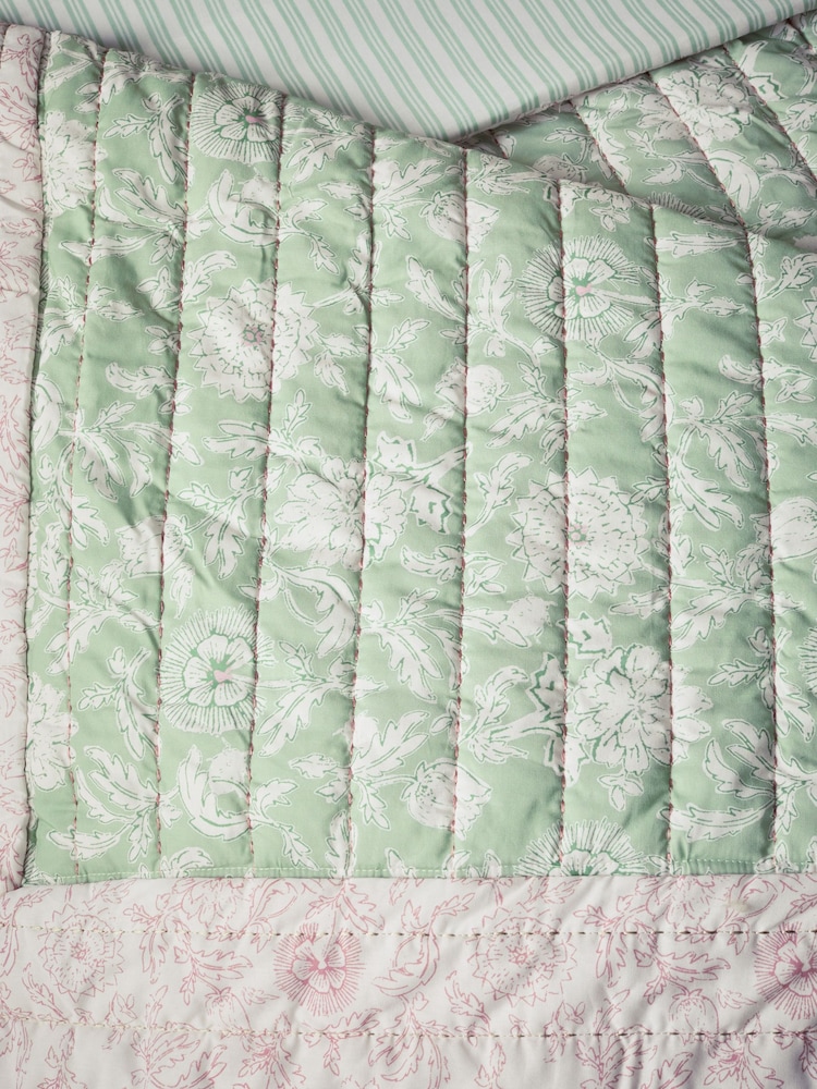 Pale Pink Floral Woodblock Quilted Bedpread - Image 2 of 4