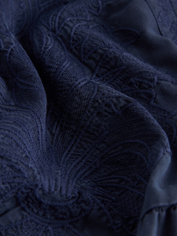 Azul marinho - Vestido curto com amarração frontal bordada e camadas - Imagem 7 de 7