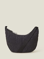 črna - Accessorize velika rožast vzorec quilted sling torba - Slika 2 iz 4