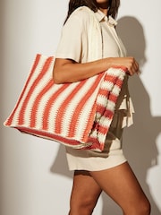 South Beach Red Straw Woven Shoulder Tote Bag - Image 3 of 4