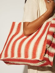 South Beach Red Straw Woven Shoulder Tote Bag - Image 4 of 4