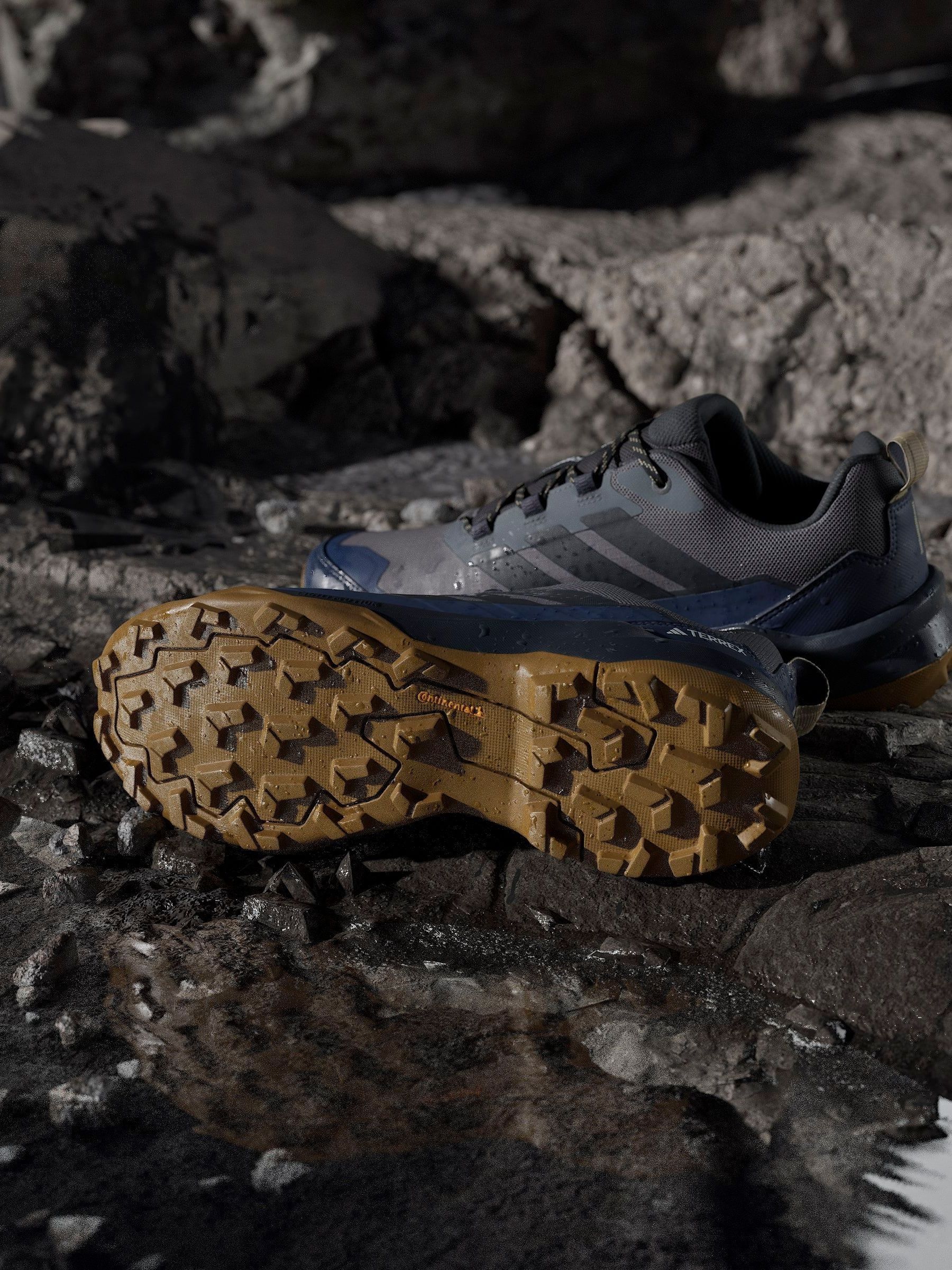 Next：日本 グレー - adidas Terrex Skychaser Ax5 Gore-Tex