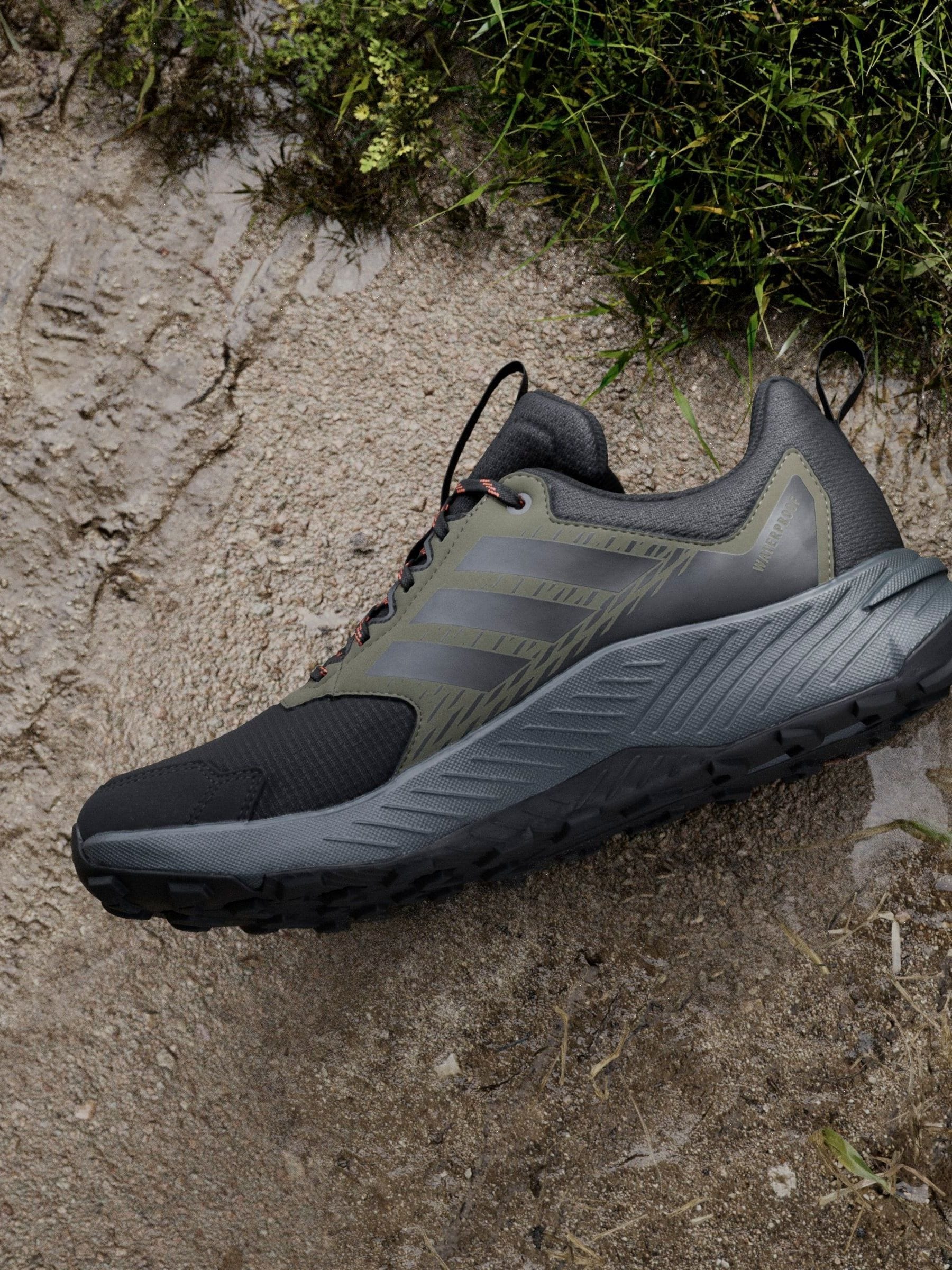 irug.tfブラック38 adidas Tracefinder Trail Running Sneakers - Black | Free Shipping