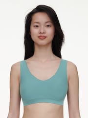 Chantelle Green Soft Stretch Seamless V-Neck Padded Crop Top Bralette, Peacock Green - Image 2 of 4