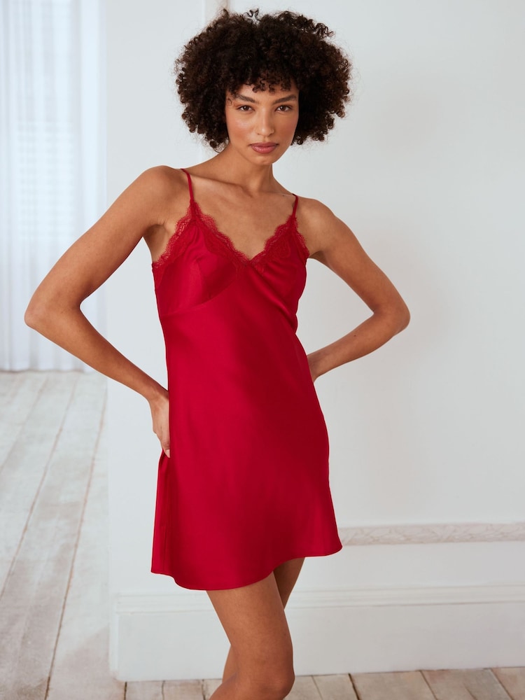 Rot - Chelsea Peers Satin-Negligé mit Spitzenbesatz - Bild 5 von 5 Rot - Chelsea Peers Satin-Negligé mit Spitzenbesatz - Bild 5 von 5