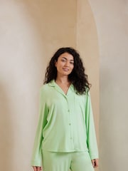 Verde - Chelsea Peers TENCEL™ Modal Long Button Up Pyjamas Set - Imagen 4 de 5