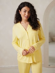 Amarillo - Chelsea Peers TENCEL™ Modal Long Button Up Pyjamas Set - Imagen 2 de 5
