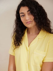 Amarillo - Chelsea Peers TENCEL™ Modal Short Button Up Pyjamas Set - Imagen 4 de 5