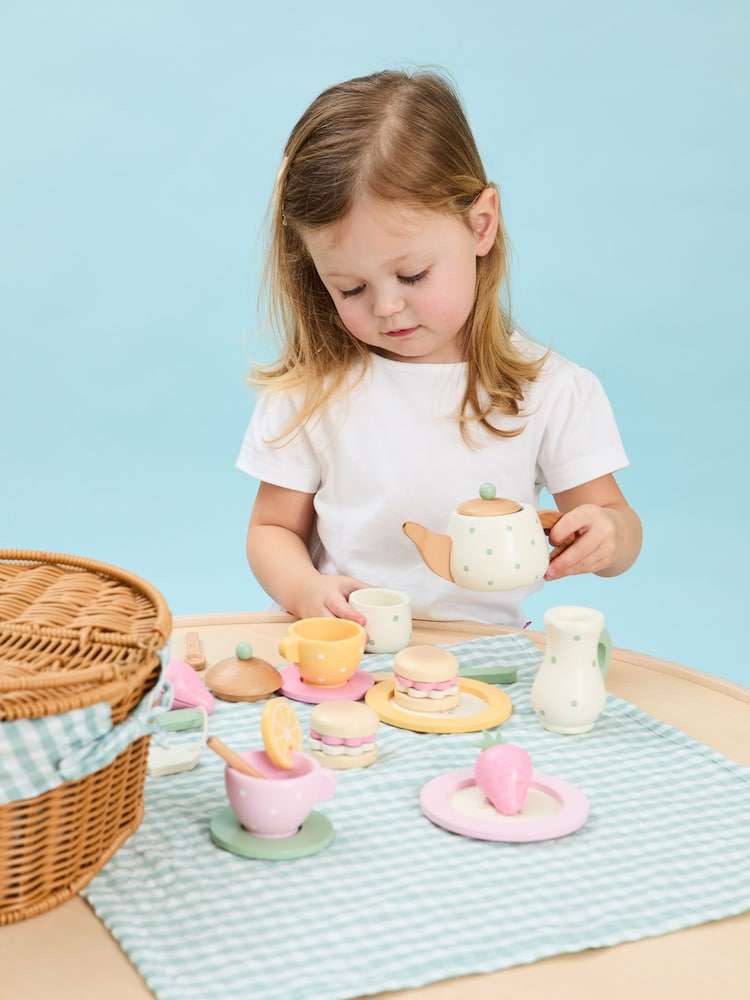 Jojo Maman Bébé Country Cottage Cream Tea Hamper - Image 3 of 3 Jojo Maman Bébé Country Cottage Cream Tea Hamper - Image 3 of 3