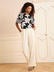 Love & Roses Black/White Short Sleeve Frill Printed Blouse - Image 3 of 4