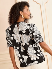 Love & Roses Black/White Short Sleeve Frill Printed Blouse - Image 4 of 4