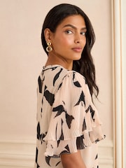 Love & Roses Pink Geo Print Print Frill Short Sleeve Crew Neck Blouse - Image 4 of 4