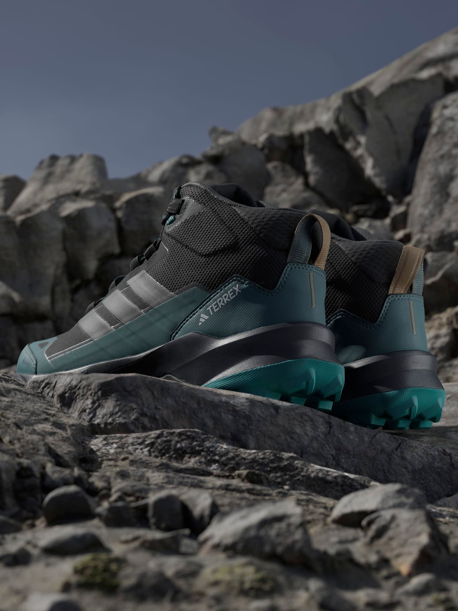 Przeglądaj Głęboki czarny - adidas Terrex Skychaser AX5 Mid GORE