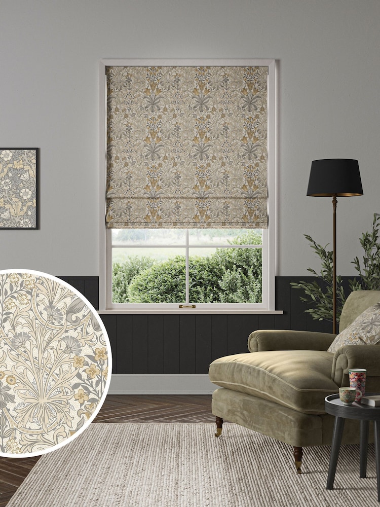 William Morris At Home Barley Natural Woodland Weeds Made to Measure Roman Blind - Image 1 of 6