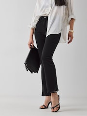 Negro - JD Williams Magisculpt Bootcut Jeans - Imagen 2 de 4