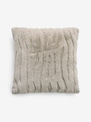 Tiger Cut Faux Fur Cushion - صورة 3 من 5